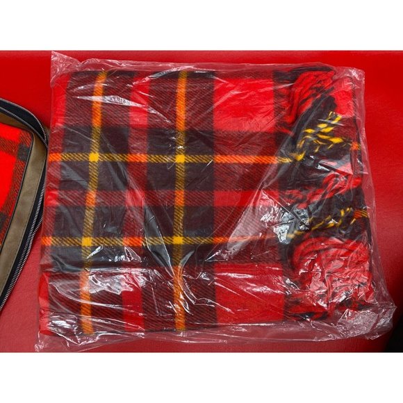 Vintage Faribo Acrylic Red Plaid Fluff Loomed Carefree Fringes Blanket NIP - Picture 4 of 9